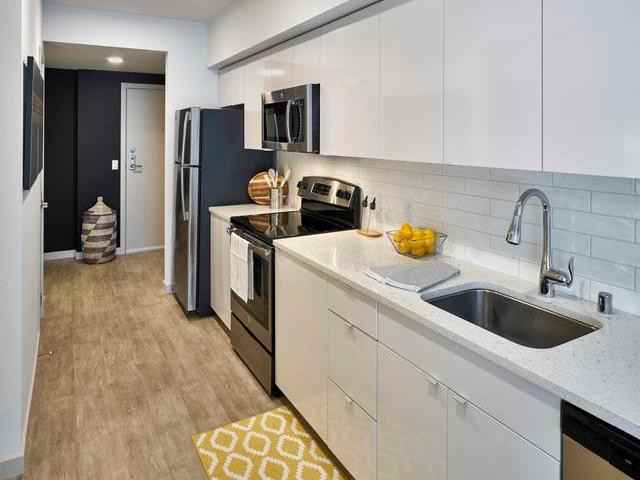 3801 Stone Way N - Photo 6 of 34