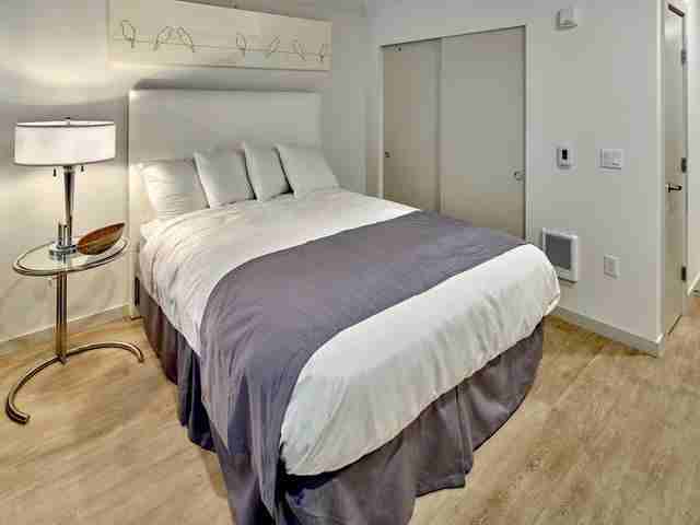 3801 Stone Way N - Photo 4 of 34