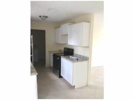 3230 NW 18th Pl - Photo 3 of 3