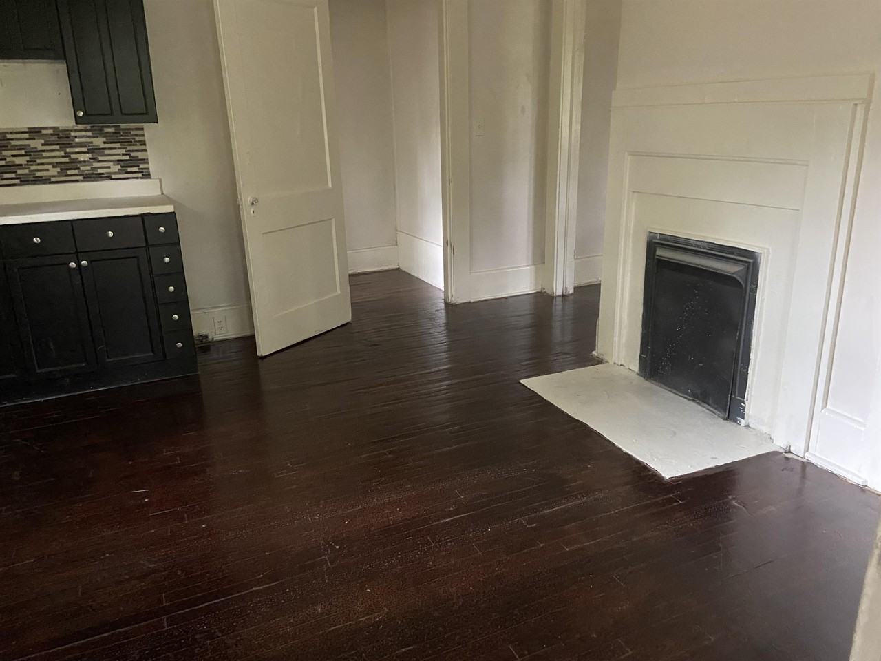 E Jane St #306-5 - Photo 3 of 4