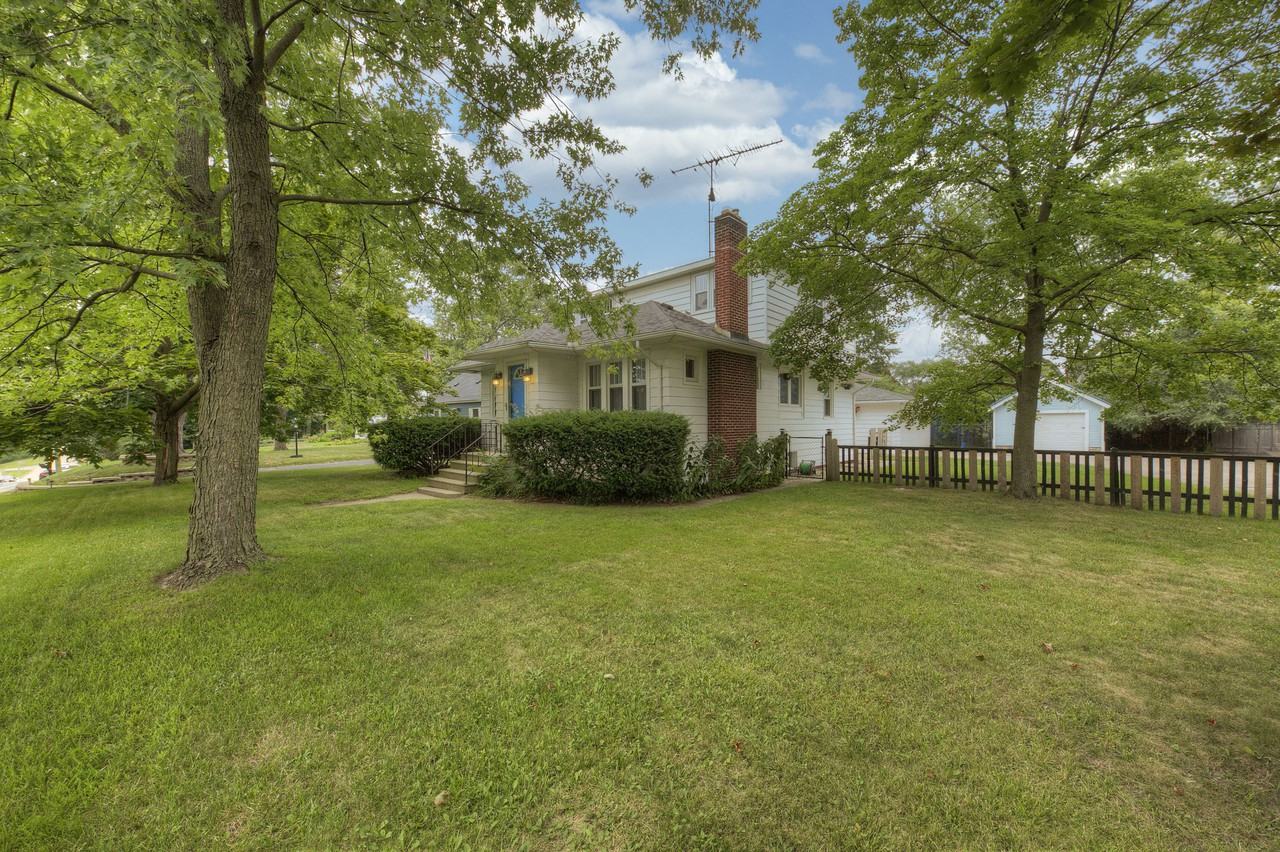 11836 N Haggerty Rd - Photo 3 of 27