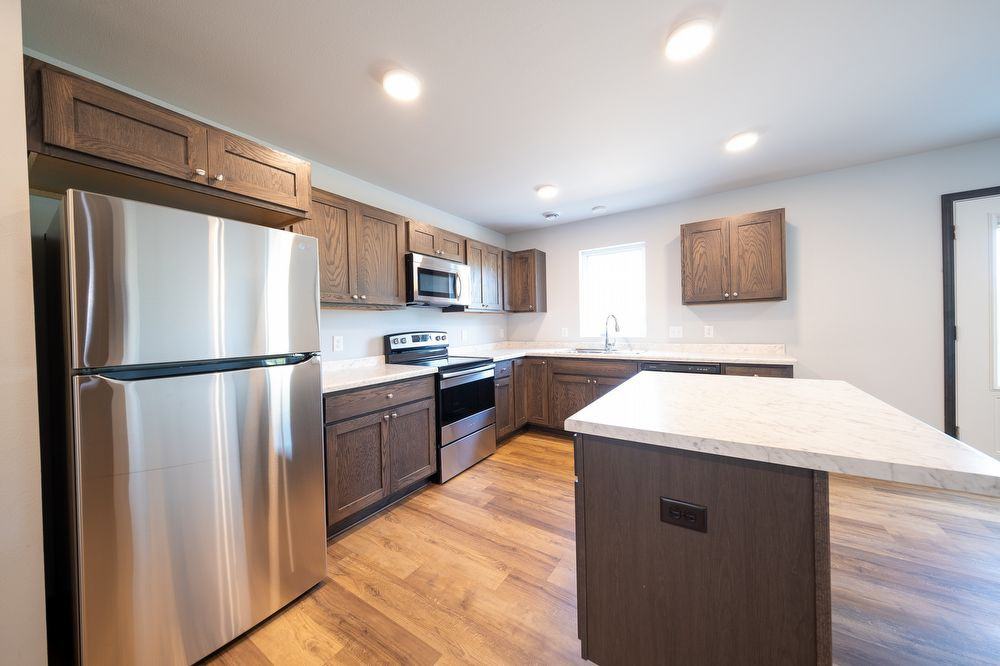 626 4th Ave Se - Photo 2 of 24