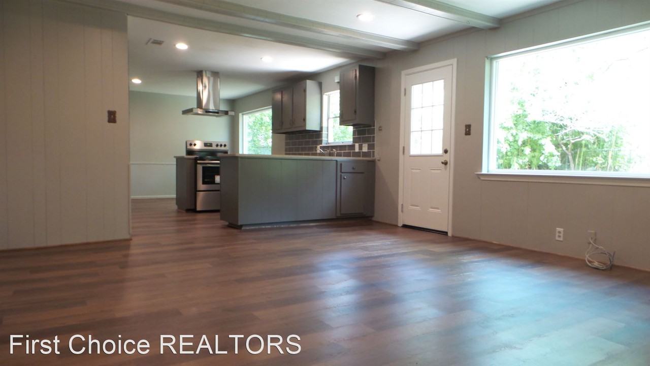 2104 Shady Grove Dr - Photo 3 of 17