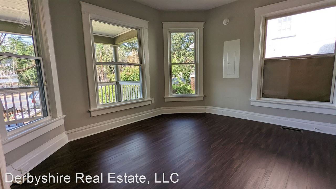 820 Rivermont Ave - Photo 3 of 8