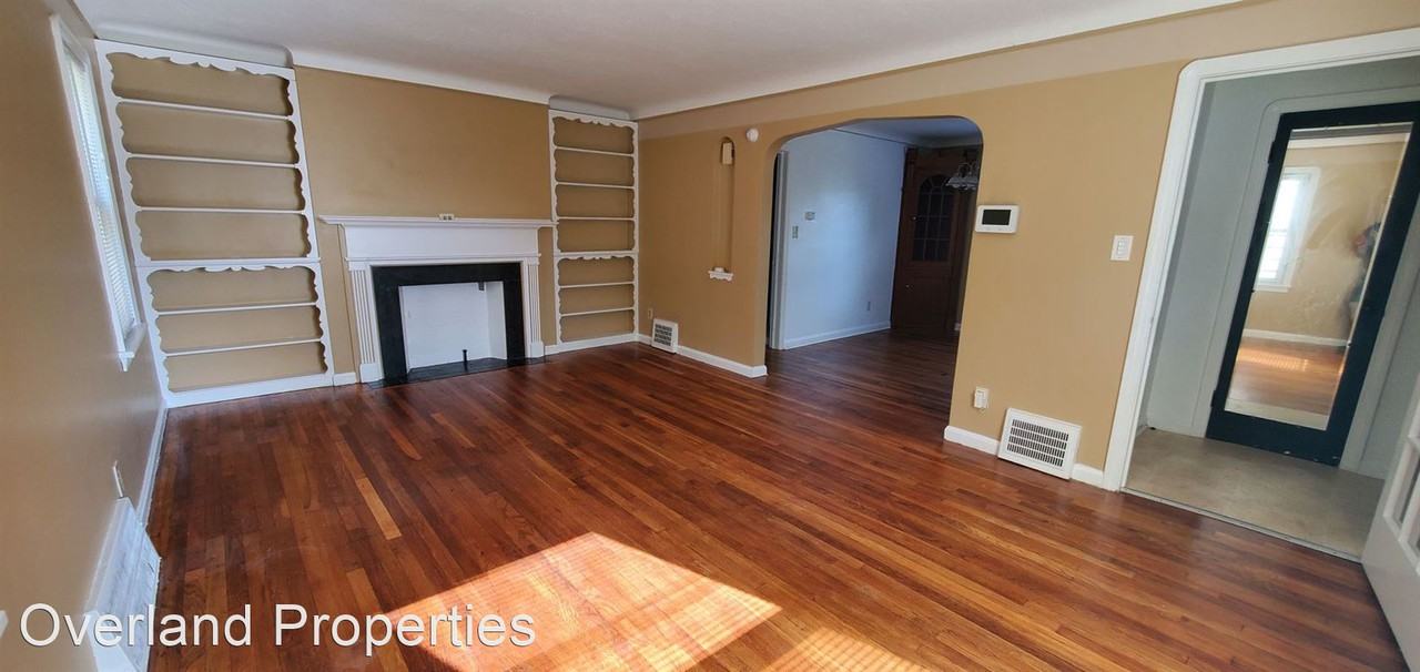 4541 W 174th St - Photo 3 of 19