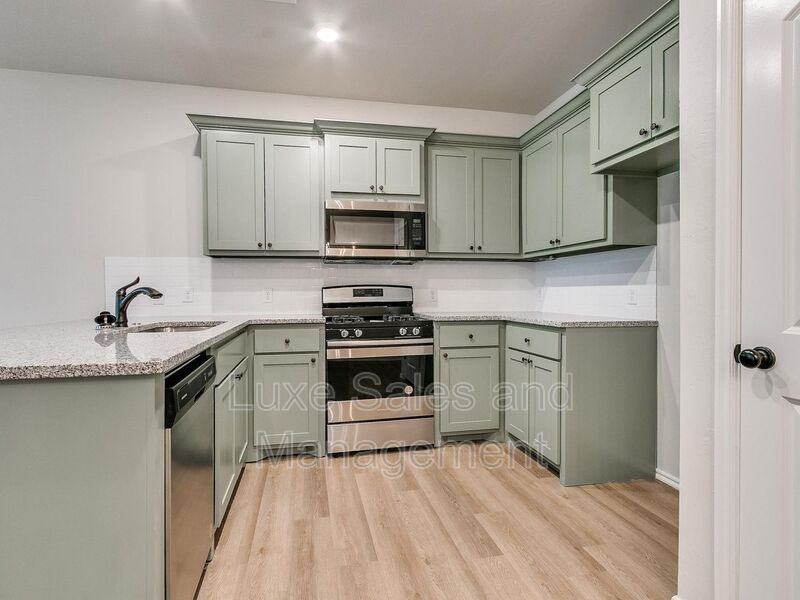 10601 Lawson Place Road - Photo 5 of 37