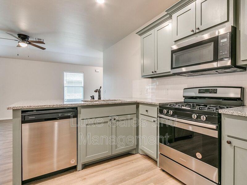 10601 Lawson Place Road - Photo 7 of 37