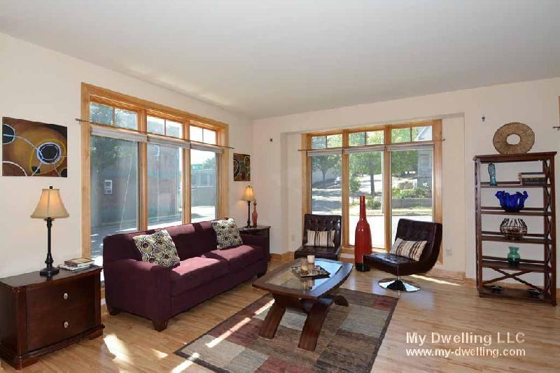 1004 W Garfield Ave - Photo 2 of 11