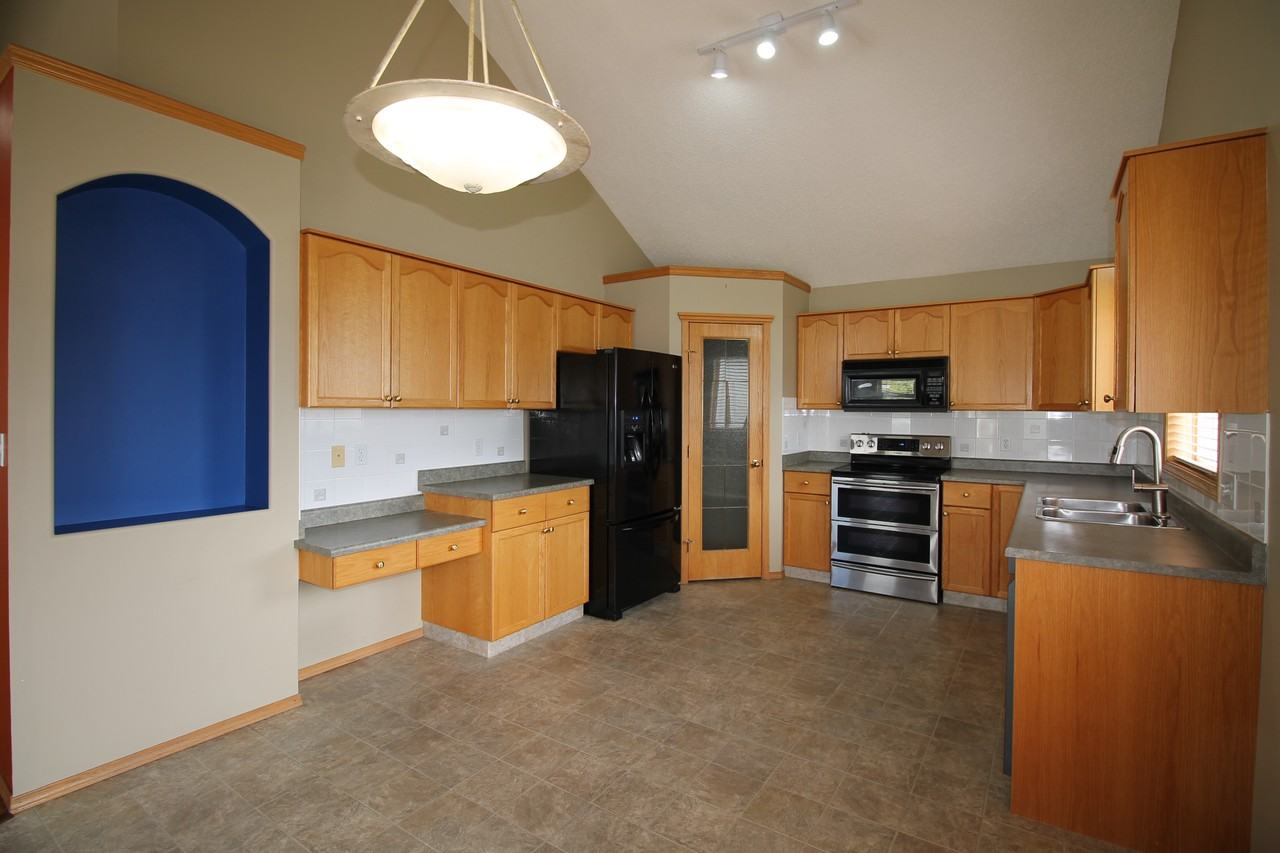 12935 Hudson Way Nw - Photo 3 of 24