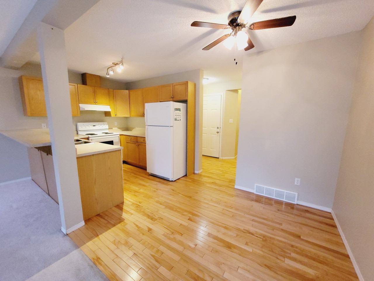 14603-miller-blvd-nw-edmonton-ab-t5y-3b6-3-bedroom-house-for-1-599