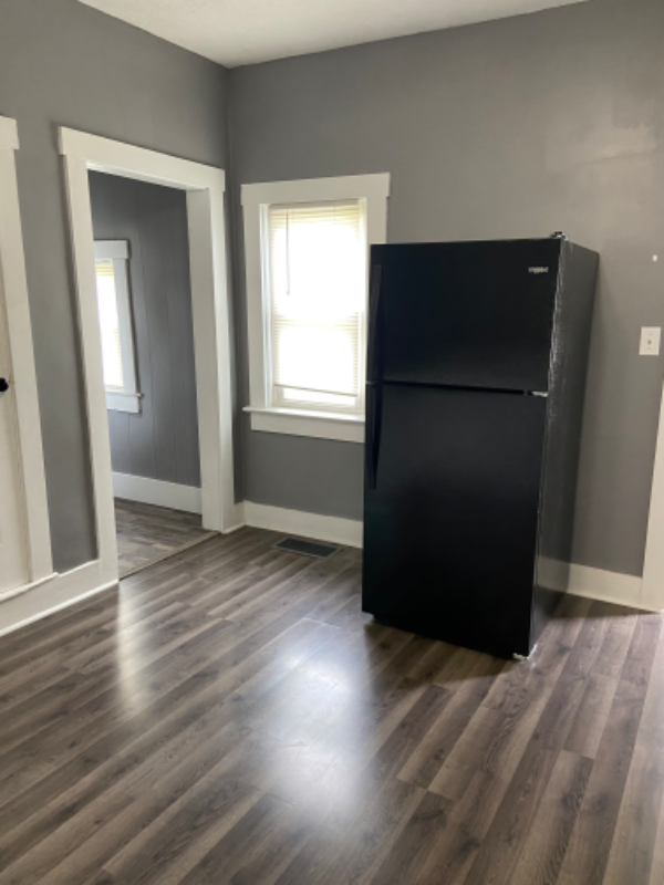 631 Central Ave - Photo 3 of 6