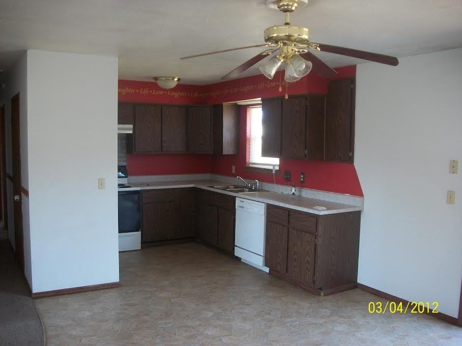 604 Barwick Pl - Photo 3 of 11