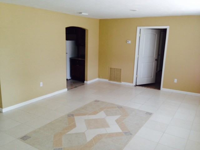 2010 Doyle Dr - Photo 2 of 14