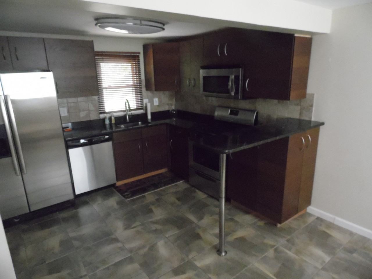 4513 Hendricks Dr - Photo 3 of 15