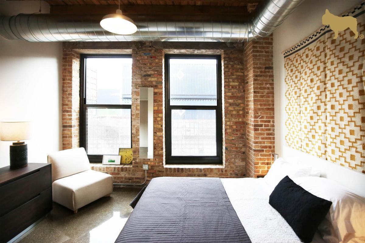 1435 W 15th St #2-1 - Photo 3 of 17