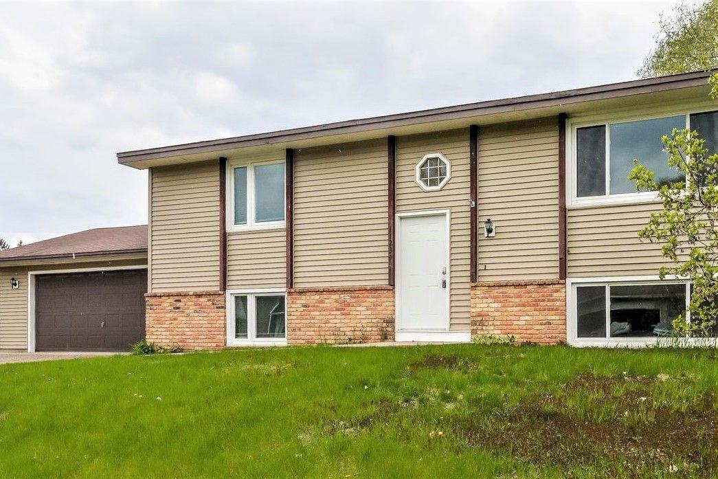 11239 Sumter Ave N - Photo 2 of 21