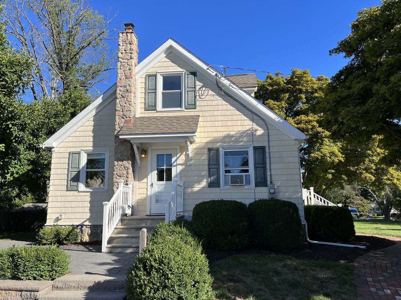 4 Lake Drive - Photo 2 of 14