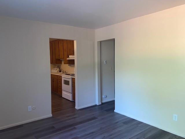 305 Columbia Rd Apt 1 - Photo 4 of 10