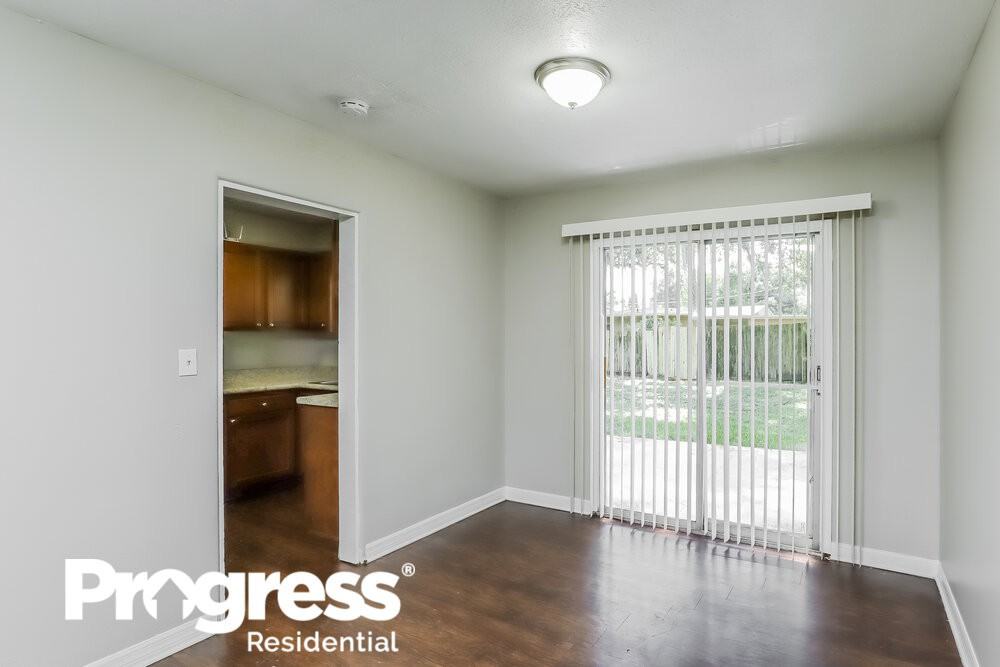 5328 Windermere Dr - Photo 3 of 16