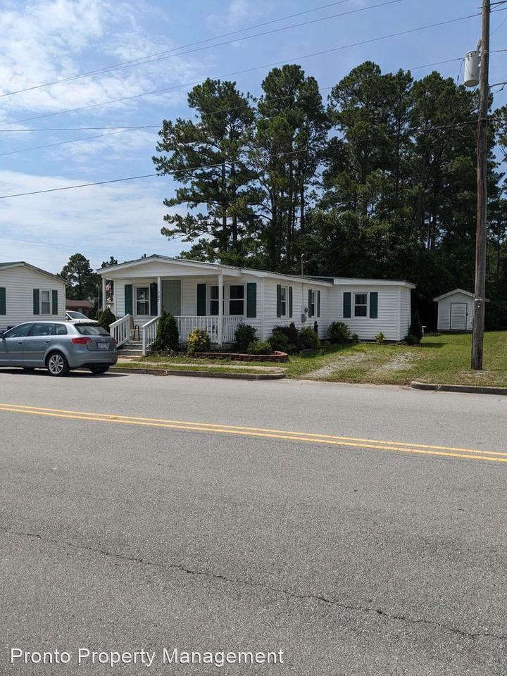 207 Sound Rd - Photo 2 of 12