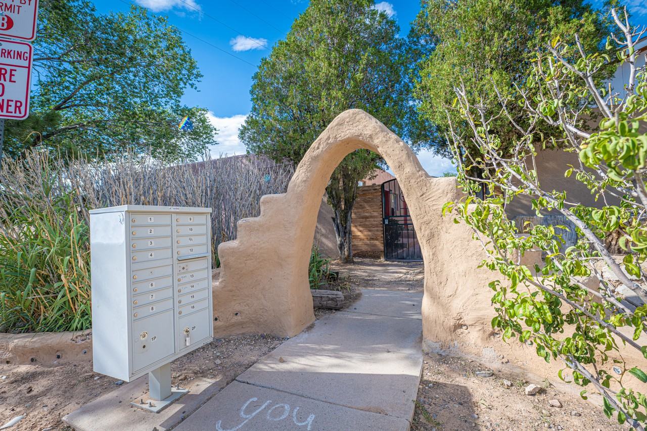 2105 Saint Cyr Ave SE - Photo 3 of 29