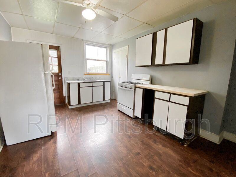 4554 Rosina Way - Photo 2 of 8
