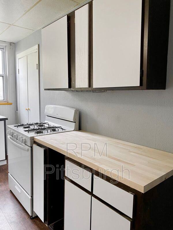 4554 Rosina Way - Photo 3 of 8