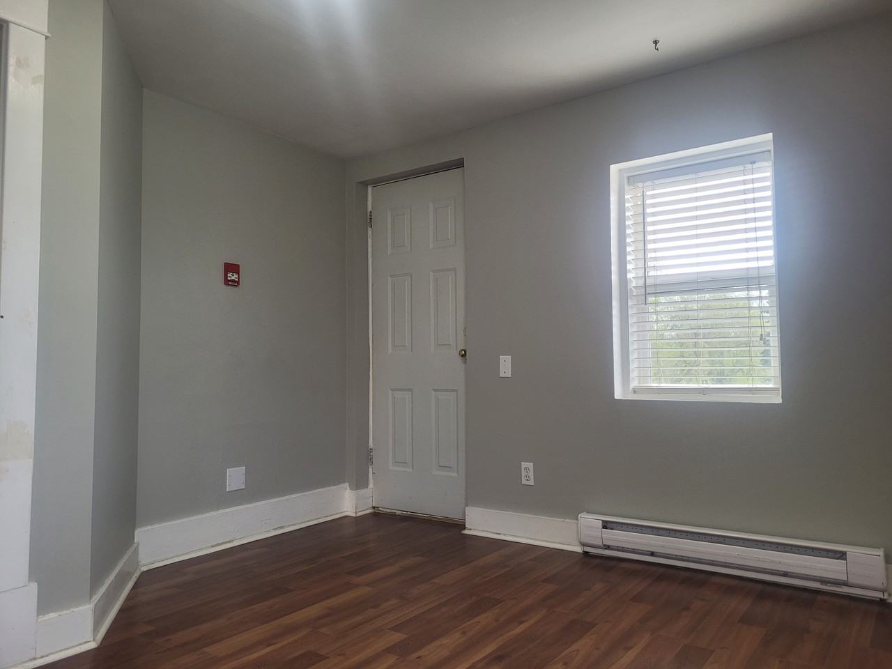 11446 92 St Nw - Photo 3 of 17