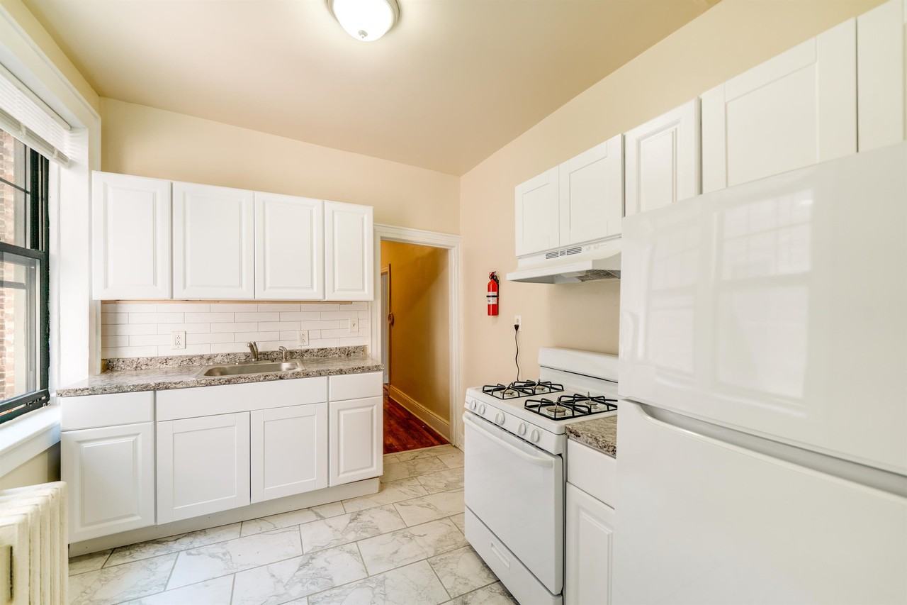 51 E Brinkerhoff AveApartment 9 #51-9 - Photo 3 of 10