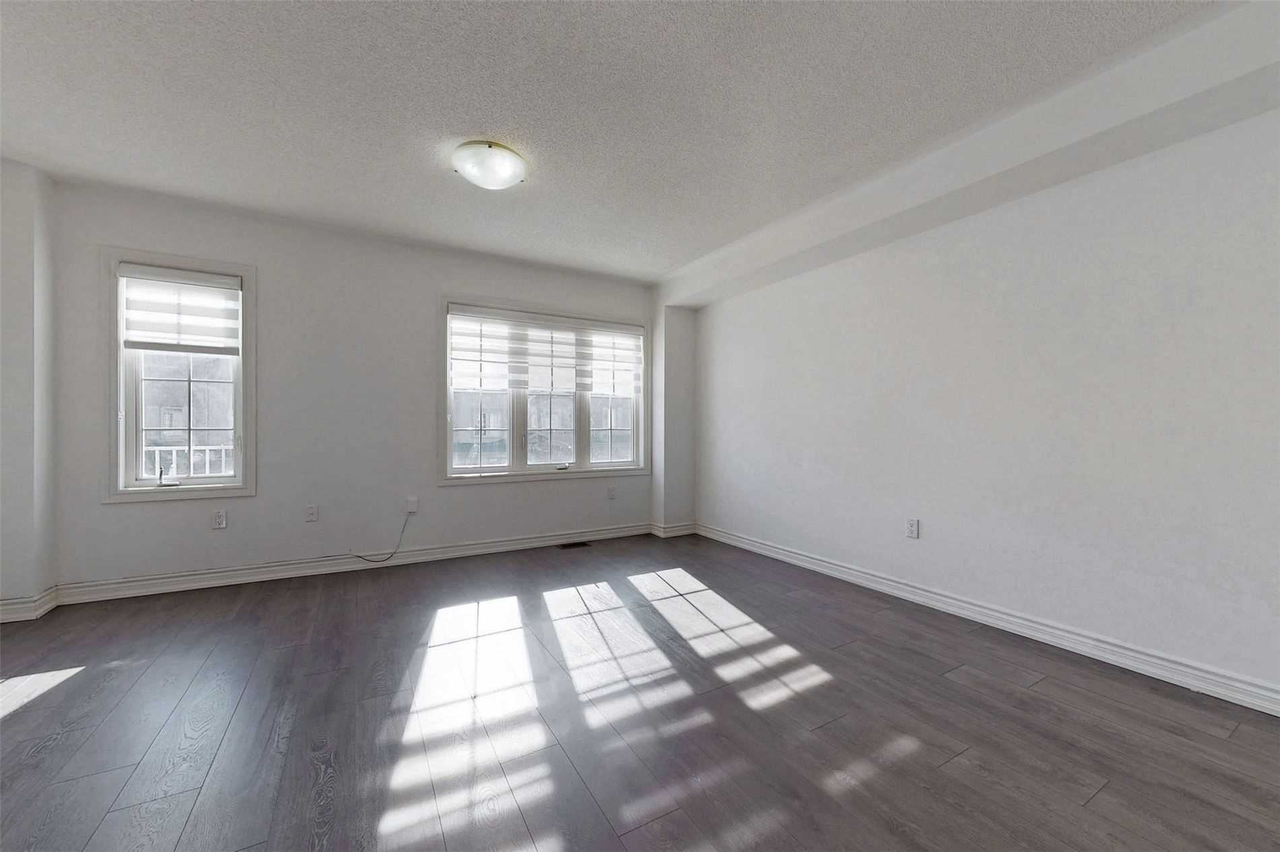 9 Benjamin Way - Photo 3 of 10