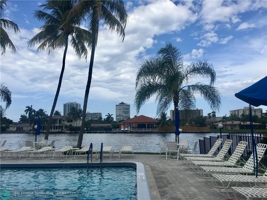 1 Bedroom Condo in Coral Ridge Country Club Estates, Fort Lauderdale