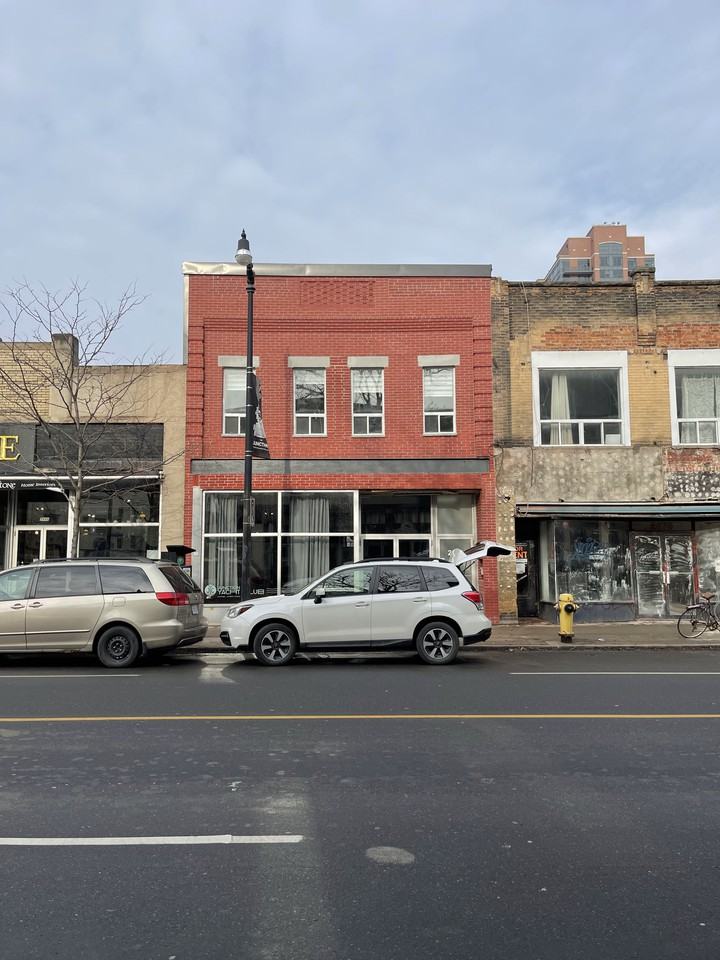 Dundas and Keele Apartments 2880 Dundas Street West, Toronto, ON M6P