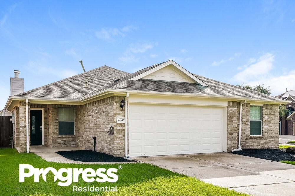 4843 Chase Court Dr - Photo 3 of 16