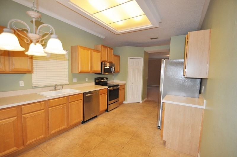 3713 Fallscrest Cir - Photo 2 of 9