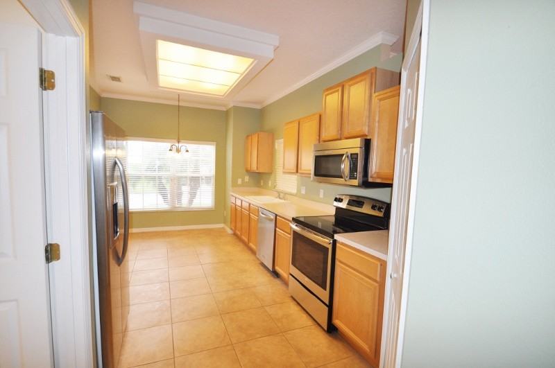 3713 Fallscrest Cir - Photo 3 of 9