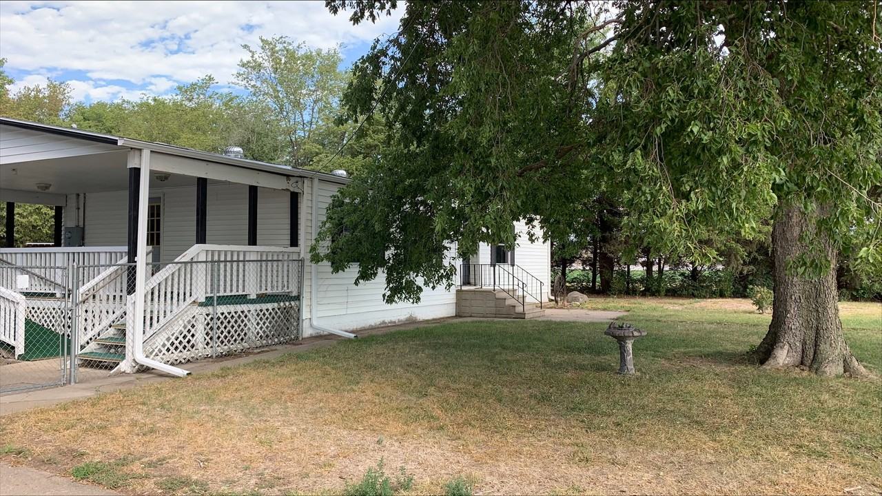 1203 N Brass Ave - Photo 2 of 22