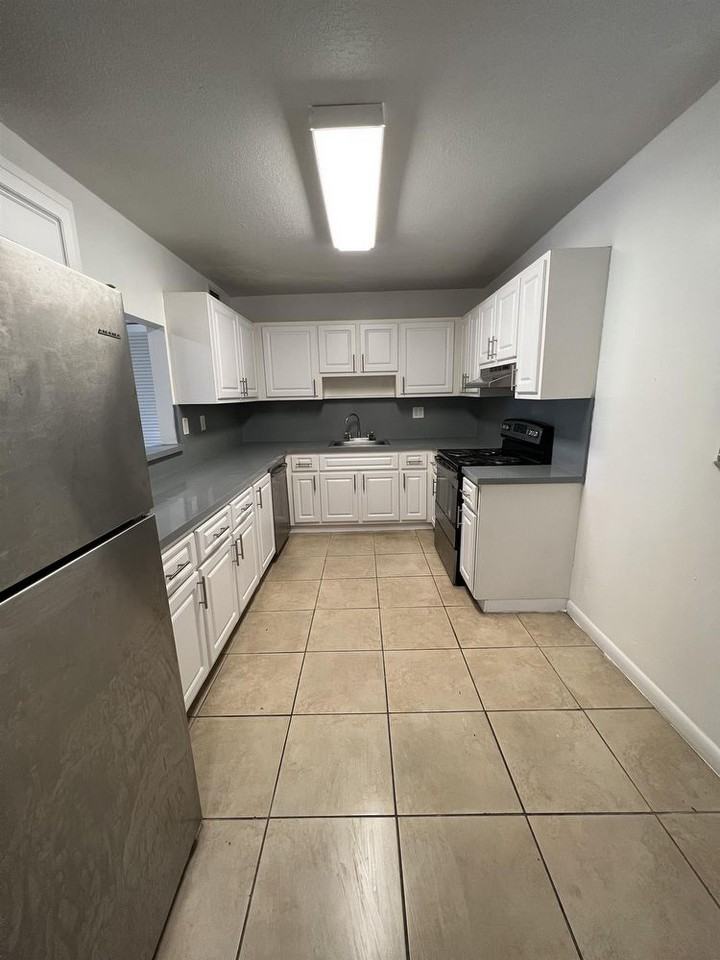 8461 Springtree Dr Apt 406a