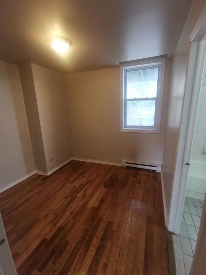 187 Dalhousie St - Photo 3 of 5