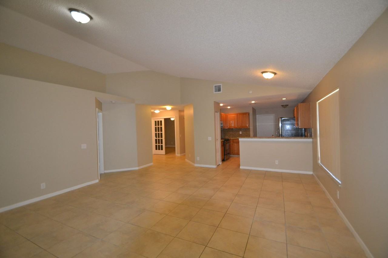 2722 Arborwood Rd - Photo 3 of 13