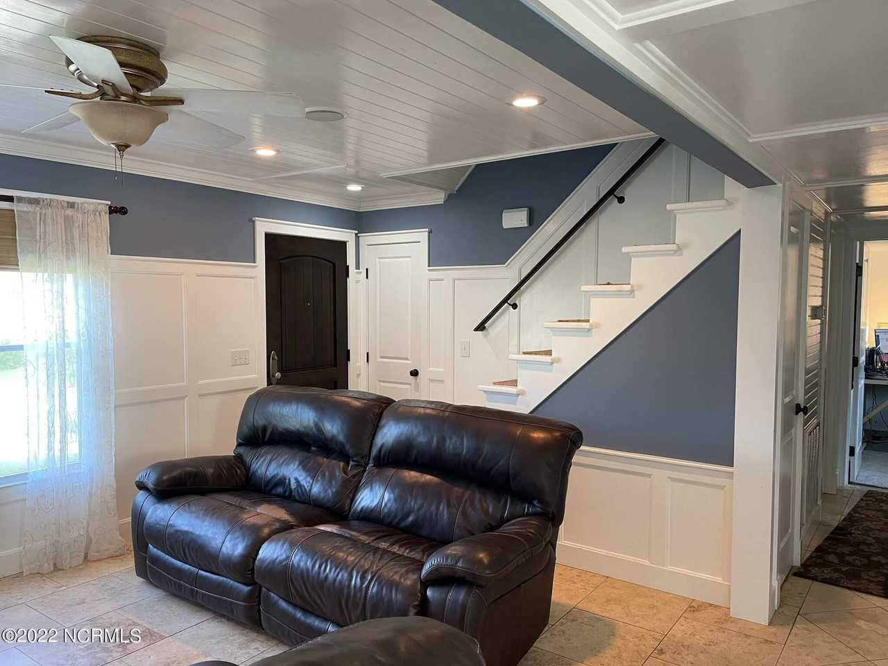 5116 Masonboro Loop Rd - Photo 3 of 15