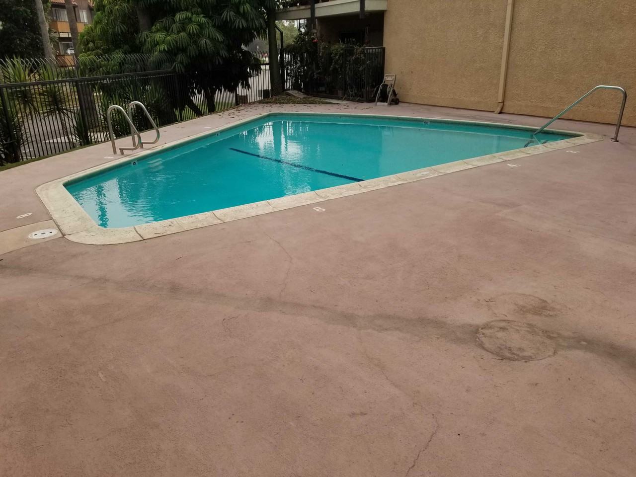 Chandler Boulevard - Photo 4 of 36