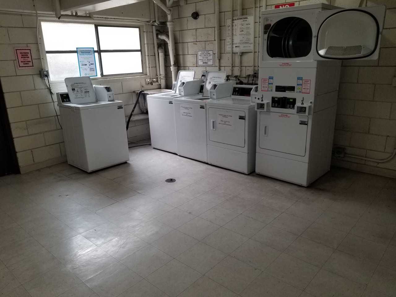 Chandler Boulevard - Photo 7 of 36