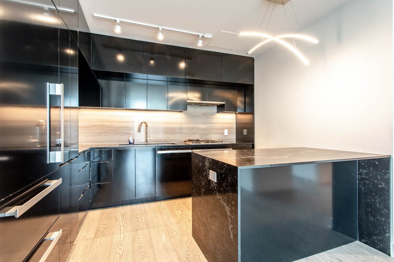 1288 Rue Saint-Antoine Ouest #5305 - Photo 2 of 34