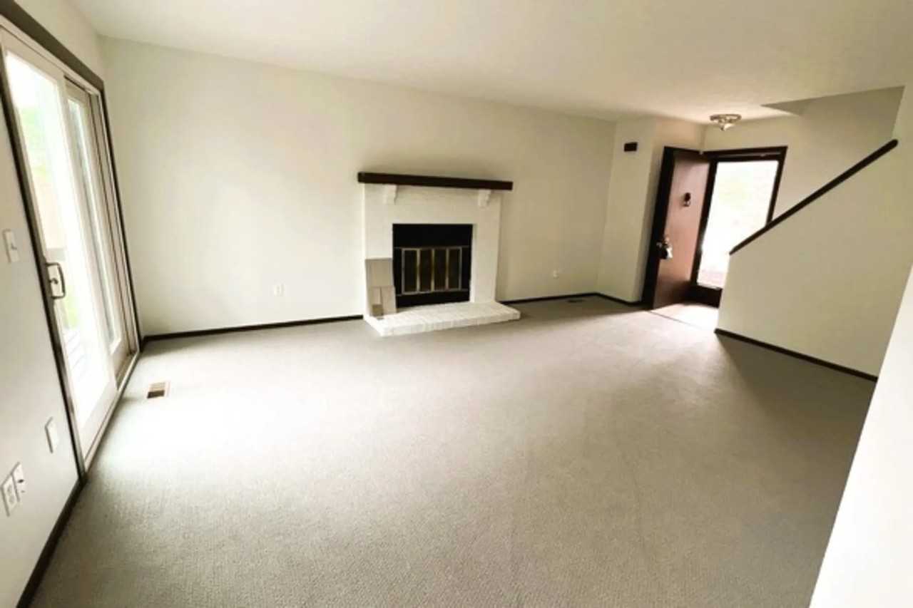 324 Meadowside Ct - Photo 3 of 10