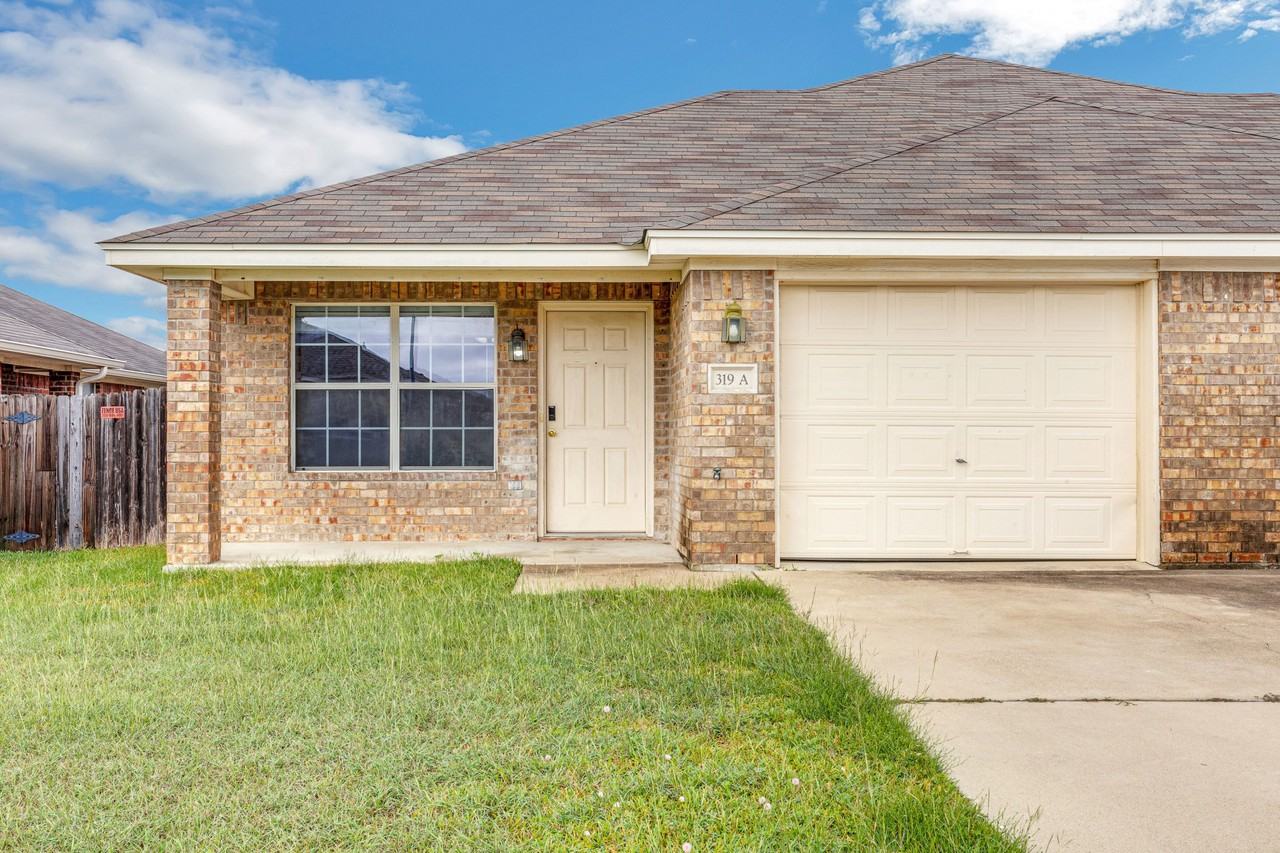 319 Cedar Ridge Drive - Photo 2 of 30