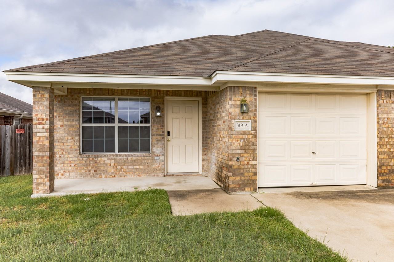 319 Cedar Ridge Drive - Photo 3 of 30