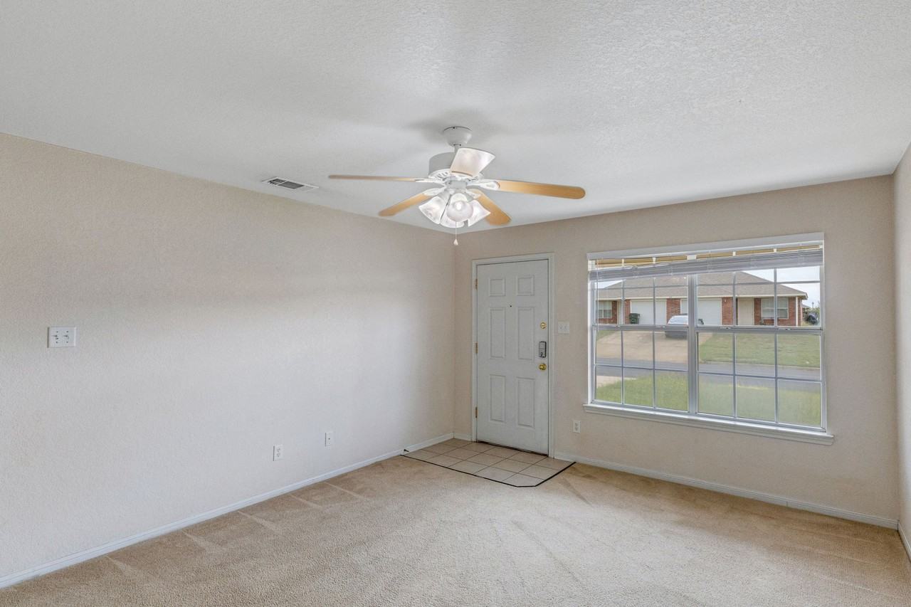 319 Cedar Ridge Drive - Photo 7 of 30