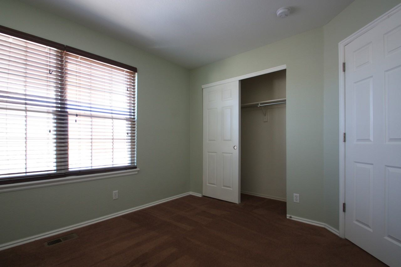 18929 E Linvale Pl - Photo 2 of 12