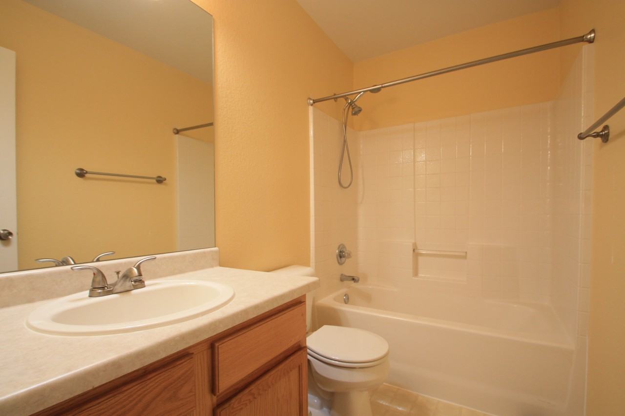 18929 E Linvale Pl - Photo 4 of 12