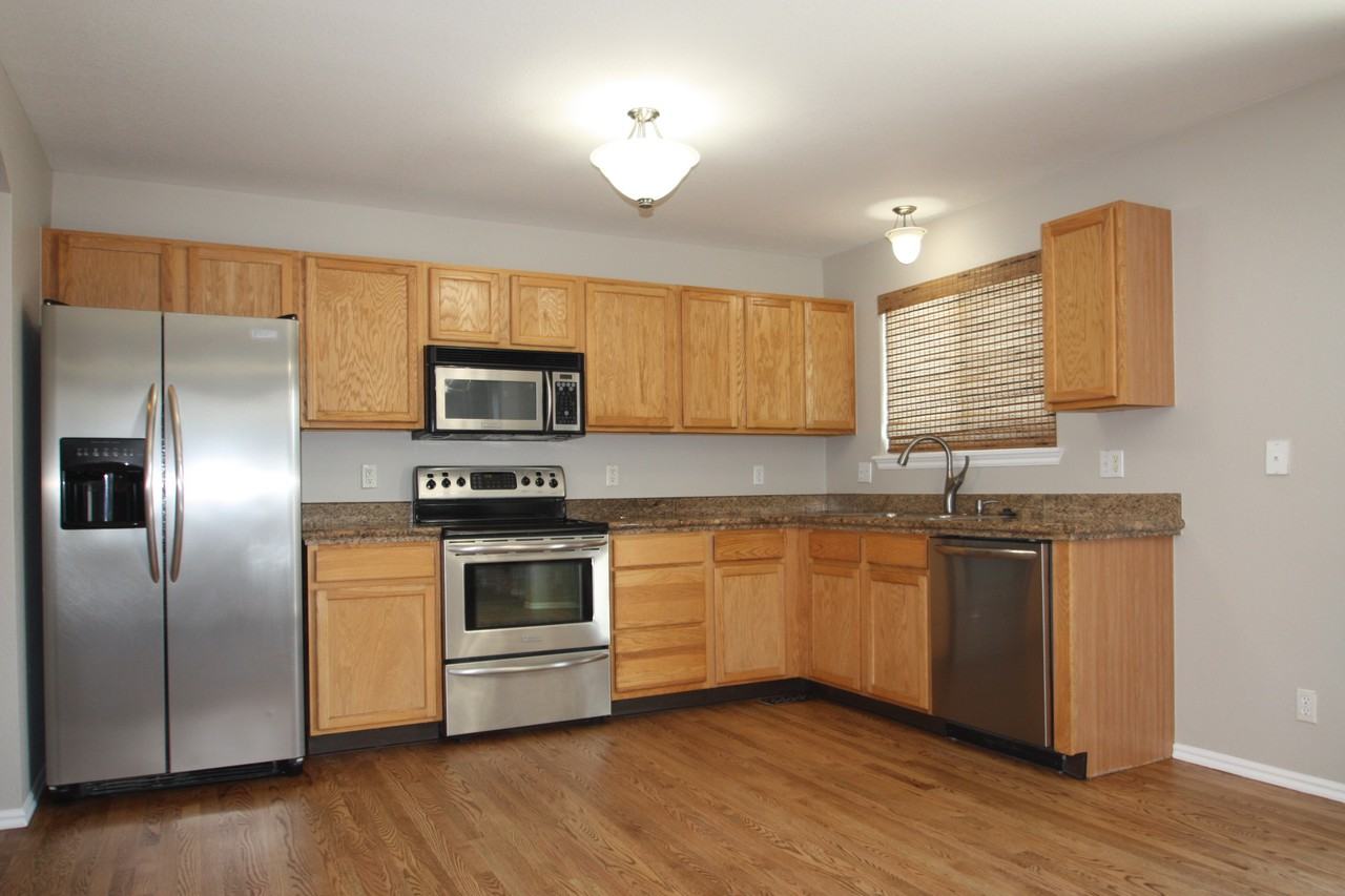 18929 E Linvale Pl - Photo 5 of 12